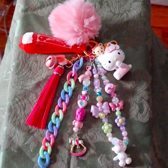 Hello Kitty Large Dangler/Keychain - Picture 1 of 10